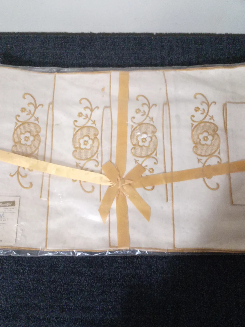 1962 Vintage Set Of 8 Placemats Gold Embroidered On Cream Linen NWT